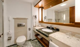 Nobilis Family Double Room Superior Main Building Connecting Door Bad