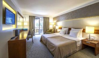 Nobilis Double Room Roomhopper Schlafzimmer