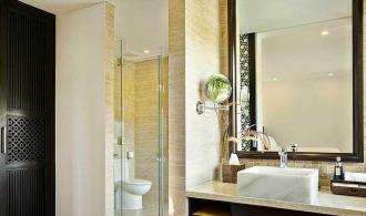 Nam Hoi An Superior Suite Badezimmer