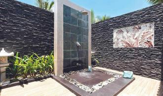 Nam Hoi An One Bedroom Ocean Front Pool Villa Außendusche