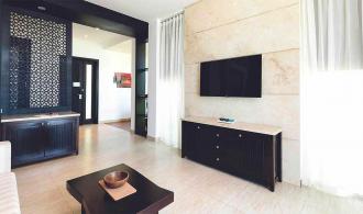 Nam Hoi An One Bedroom Ocean Front Pool Villa Fernseher