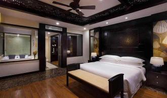 Nam Hoi An Three Bedroom Ocean Front Pool Villa Schlafzimmer