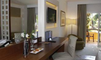 Nobilis Double Room Classic Main Building Schreibtisch