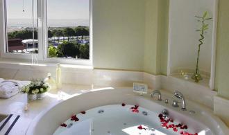 Nobilis Suite Superior Sea Side Badewanne
