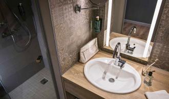 Fleesensee Single with Child Double Room Classic Badezimmer